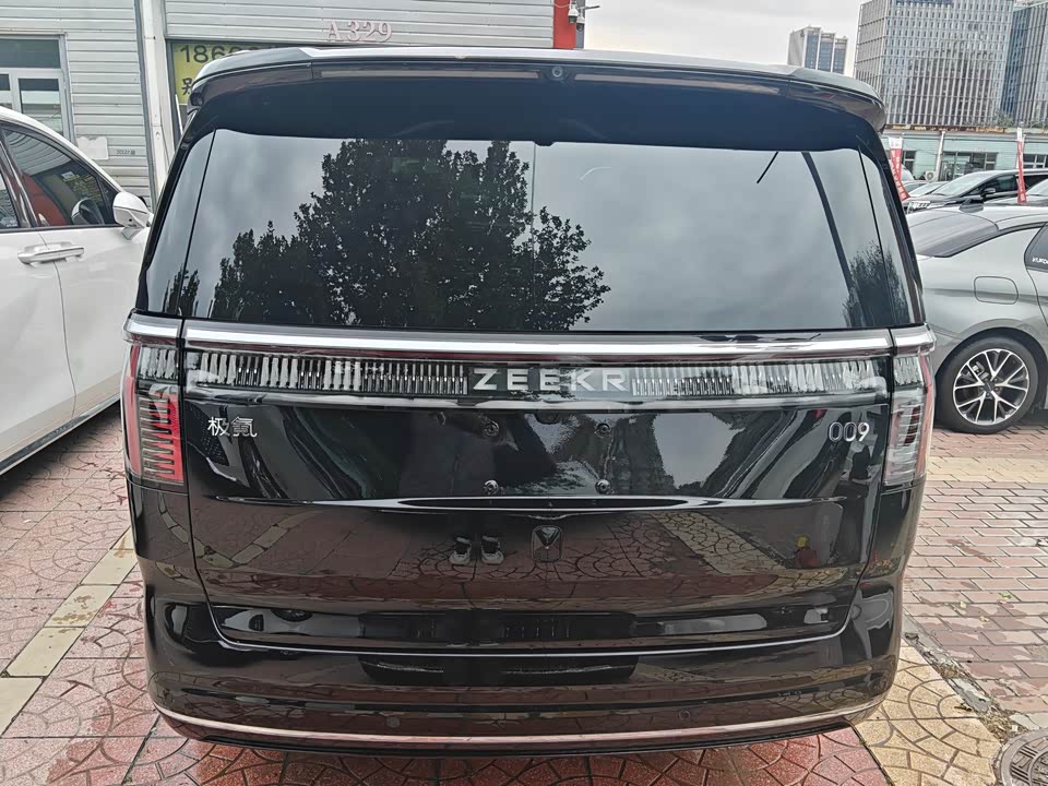 Zeekr 009