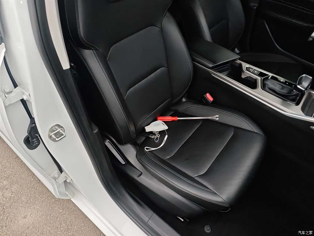 Geely Emgrand, 2023 25