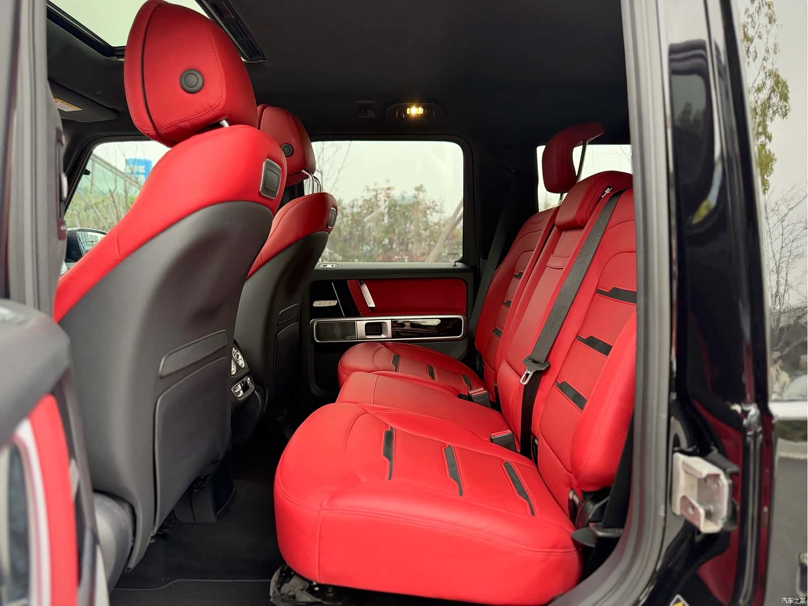 Mercedes-Benz G-Class, 2024 11