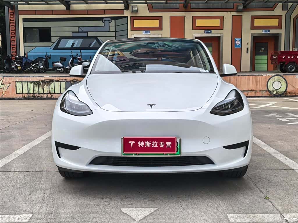 Tesla Model Y, 2025 2
