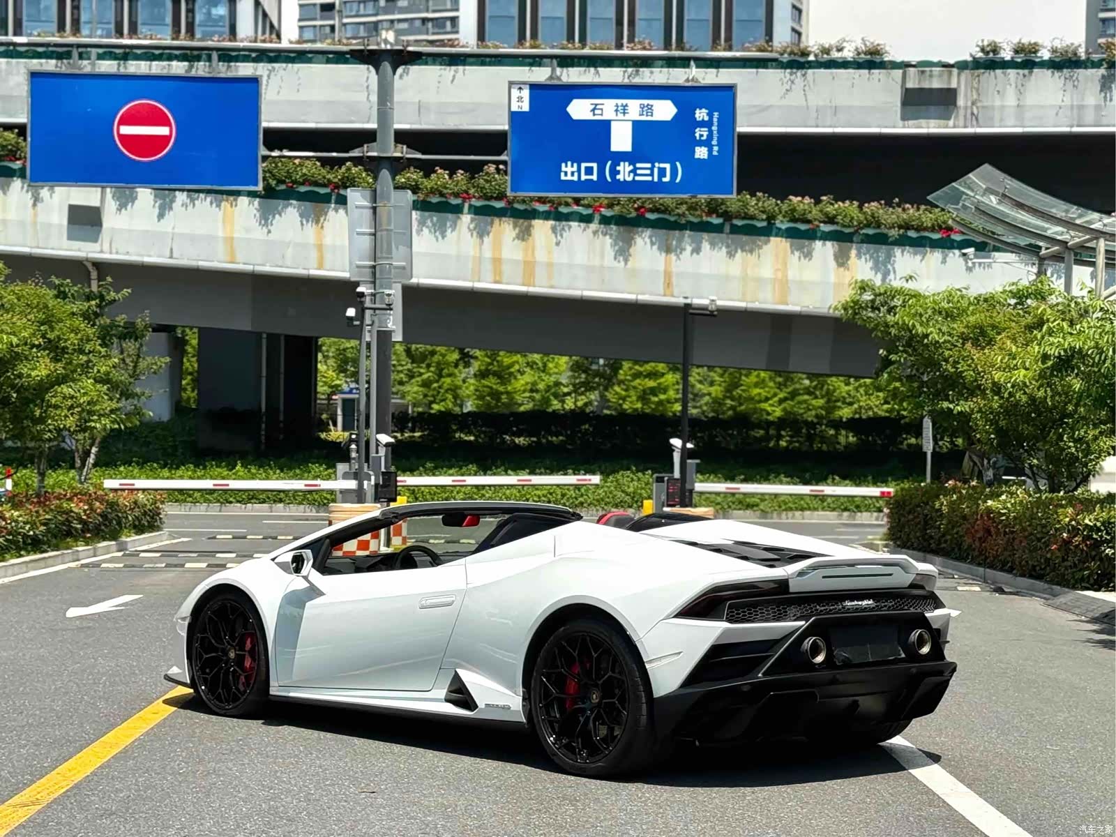 Lamborghini Huracán, 2023 9