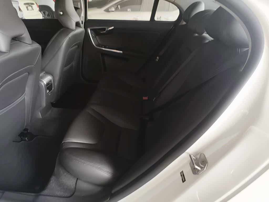 Volvo S60, 2016 17