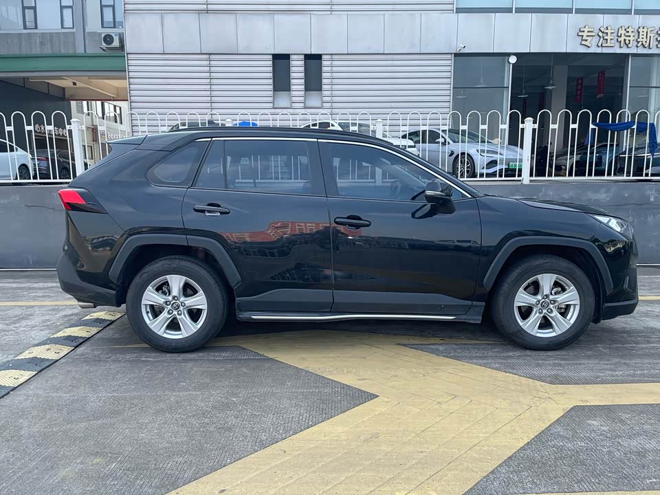 Toyota RAV4 Rongfang