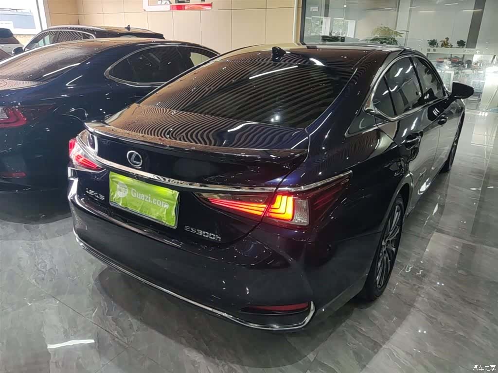 Lexus ES, 2021 7