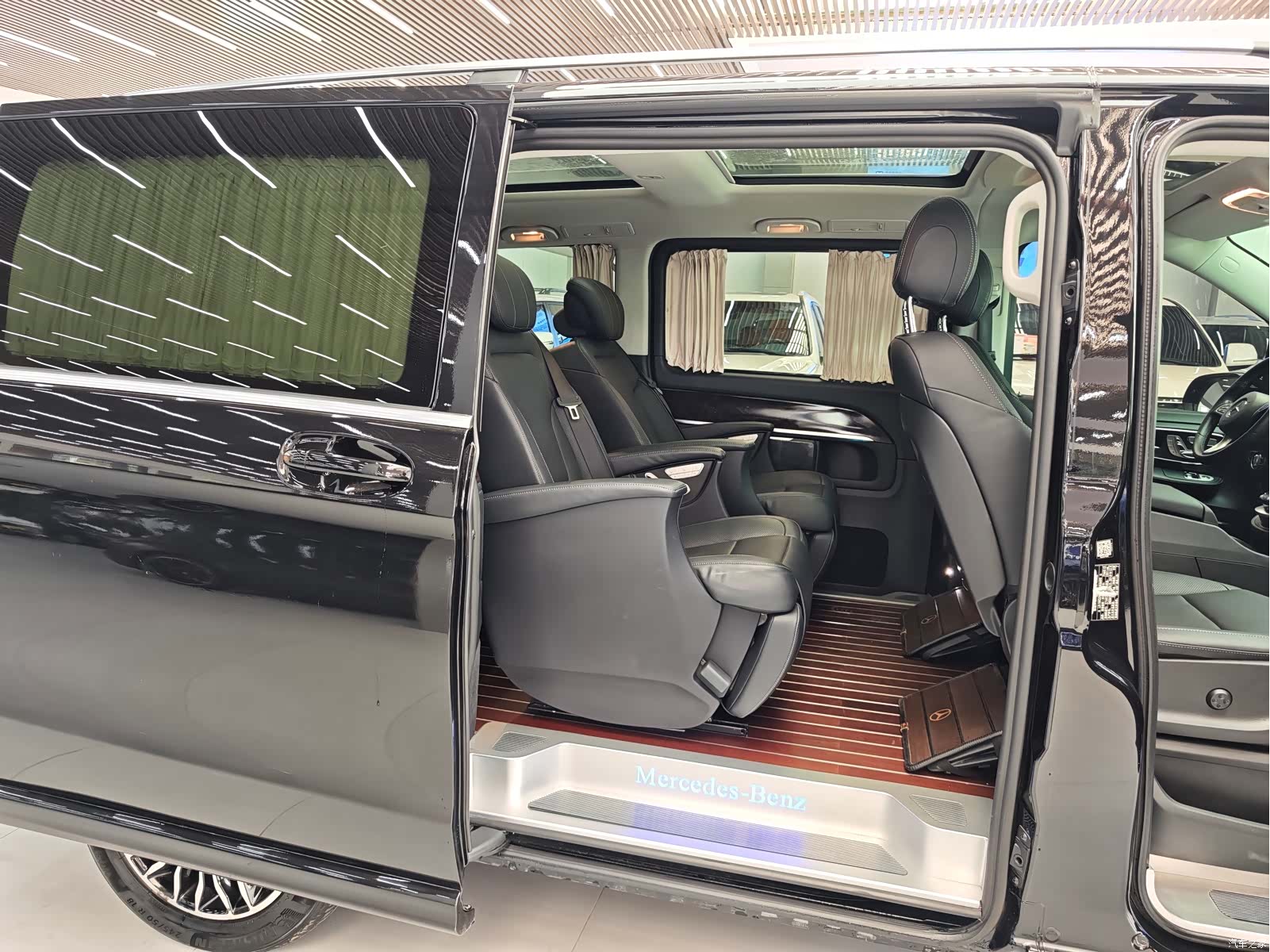 Mercedes-Benz V-Class, 2020 7