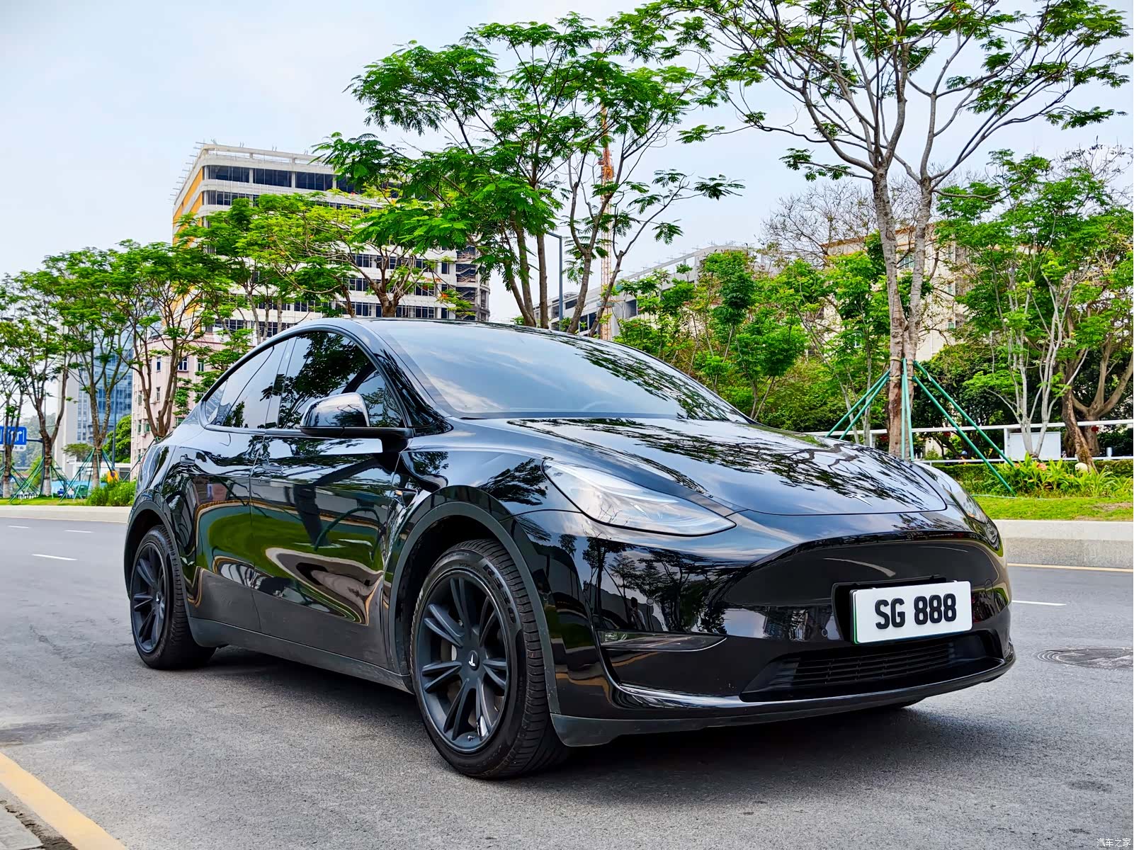 Tesla Model Y, 2023 3