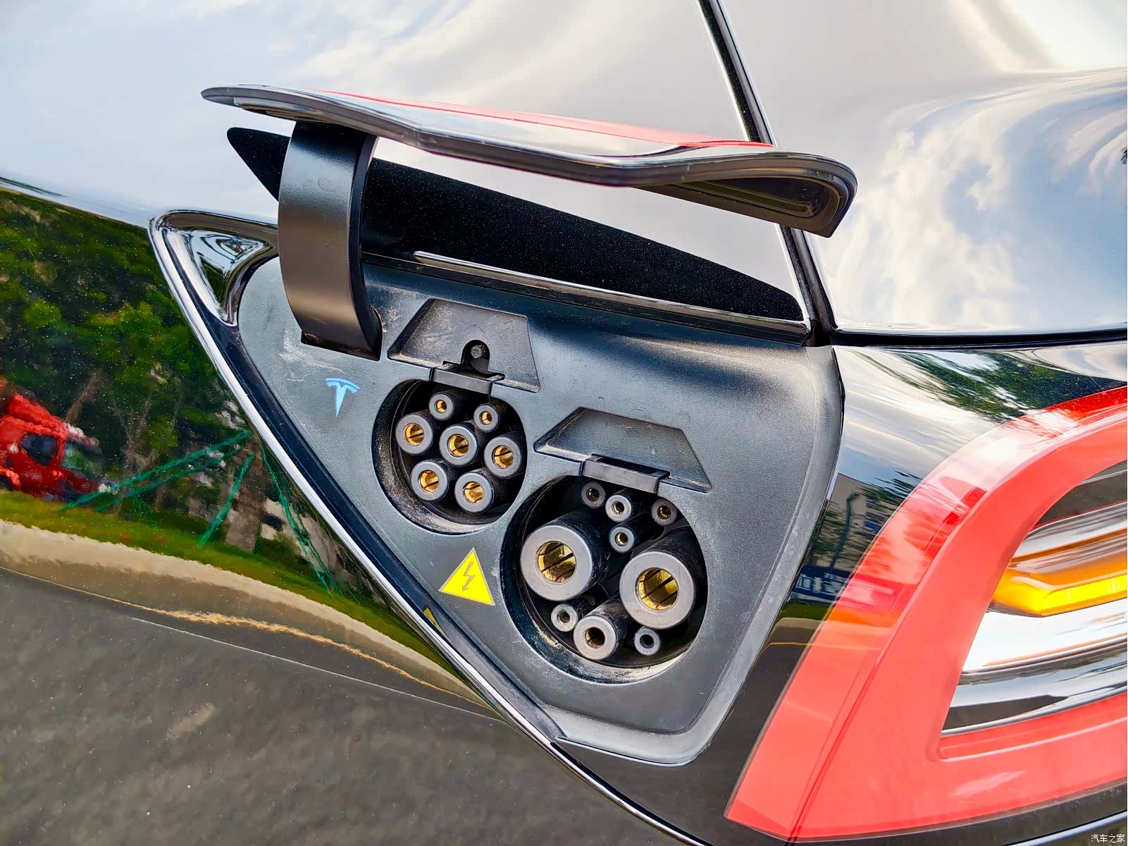 Tesla Model Y, 2023 25
