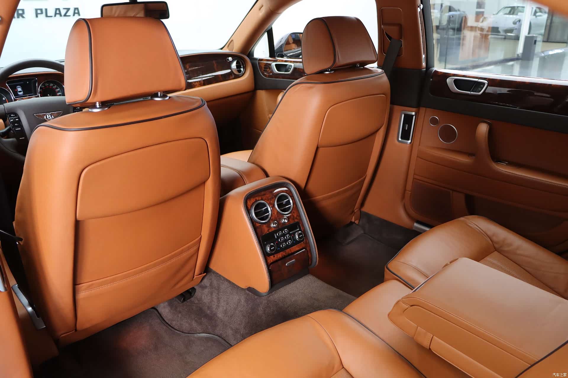 Bentley Flying Spur, 2014 24