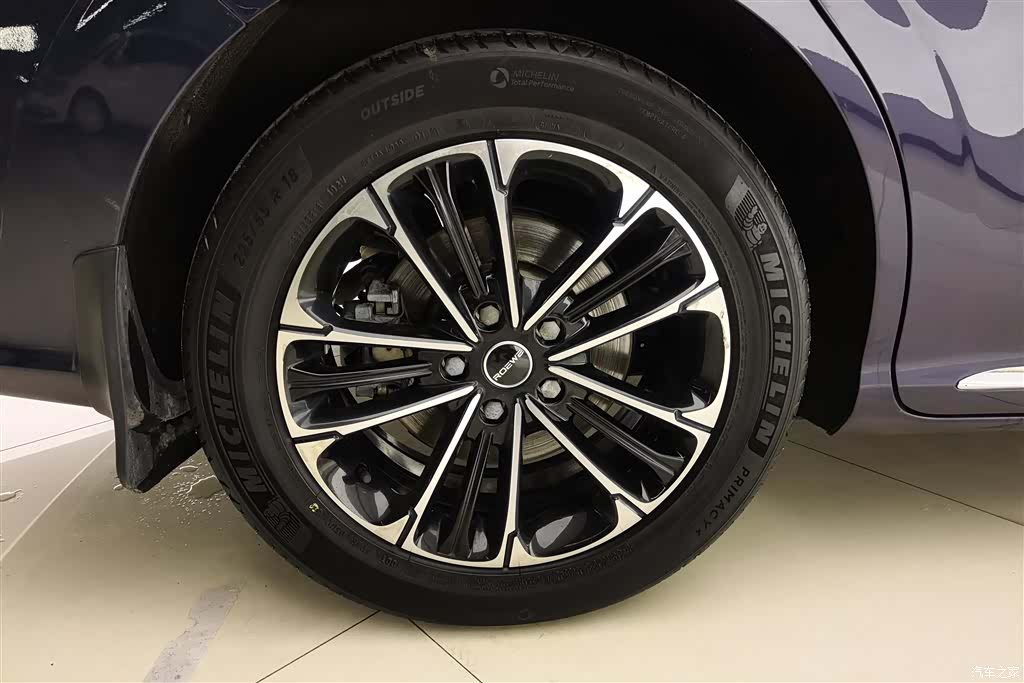 Roewe iMAX8, 2021 6