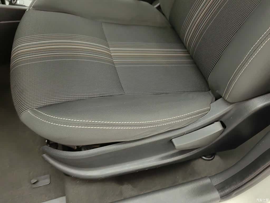 DongFeng AX3, 2016 20