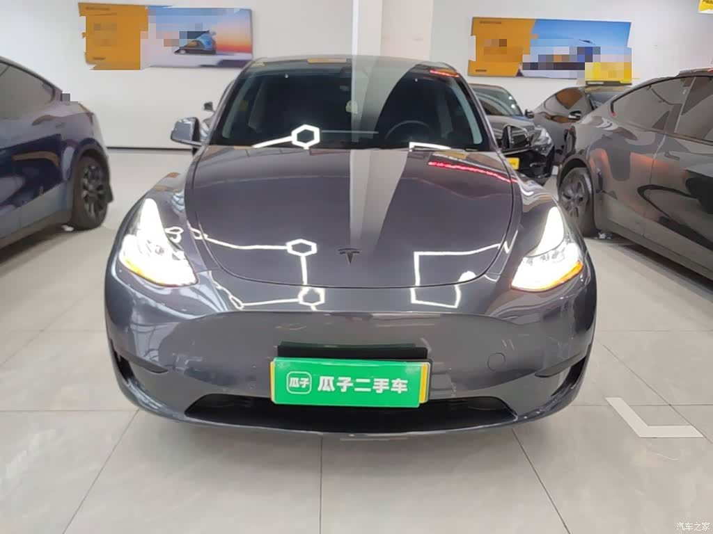 Tesla Model Y, 2022 3