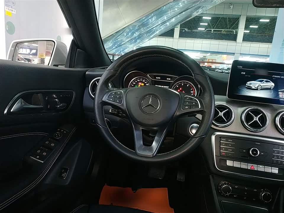 Mercedes-Benz CLA