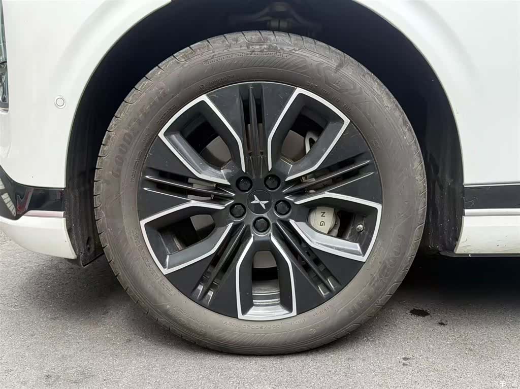 Xpeng G9, 2025 19