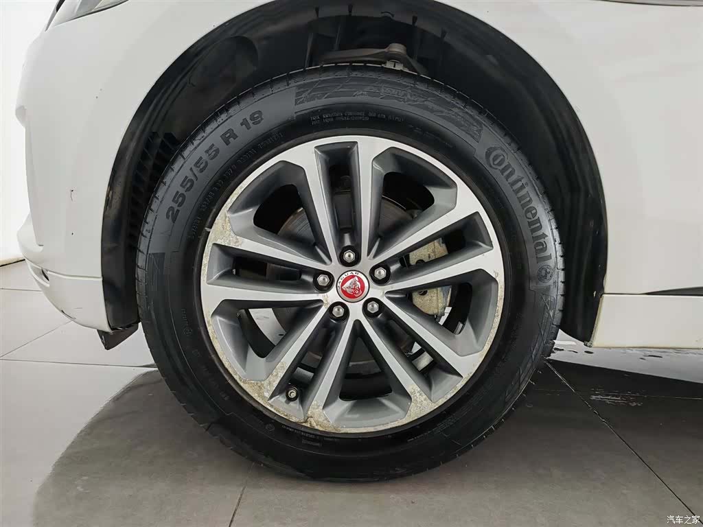 Jaguar F-PACE, 2016 17