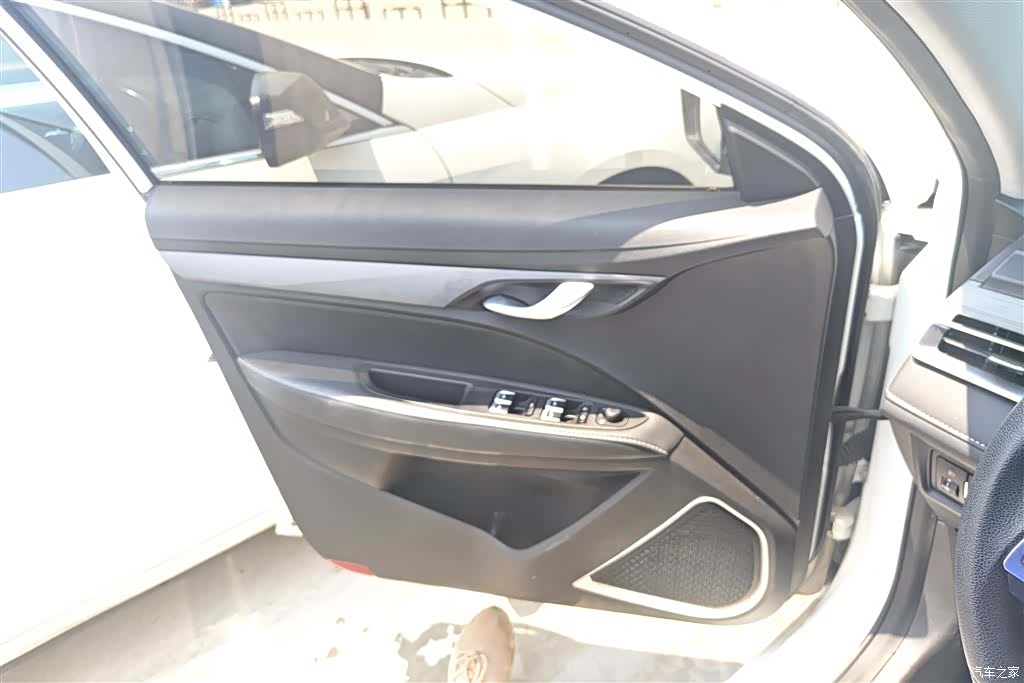 Geely Emgrand, 2022 7