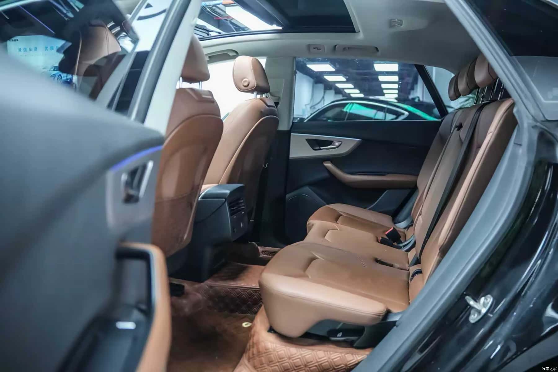 Audi Q8, 2023 все фото