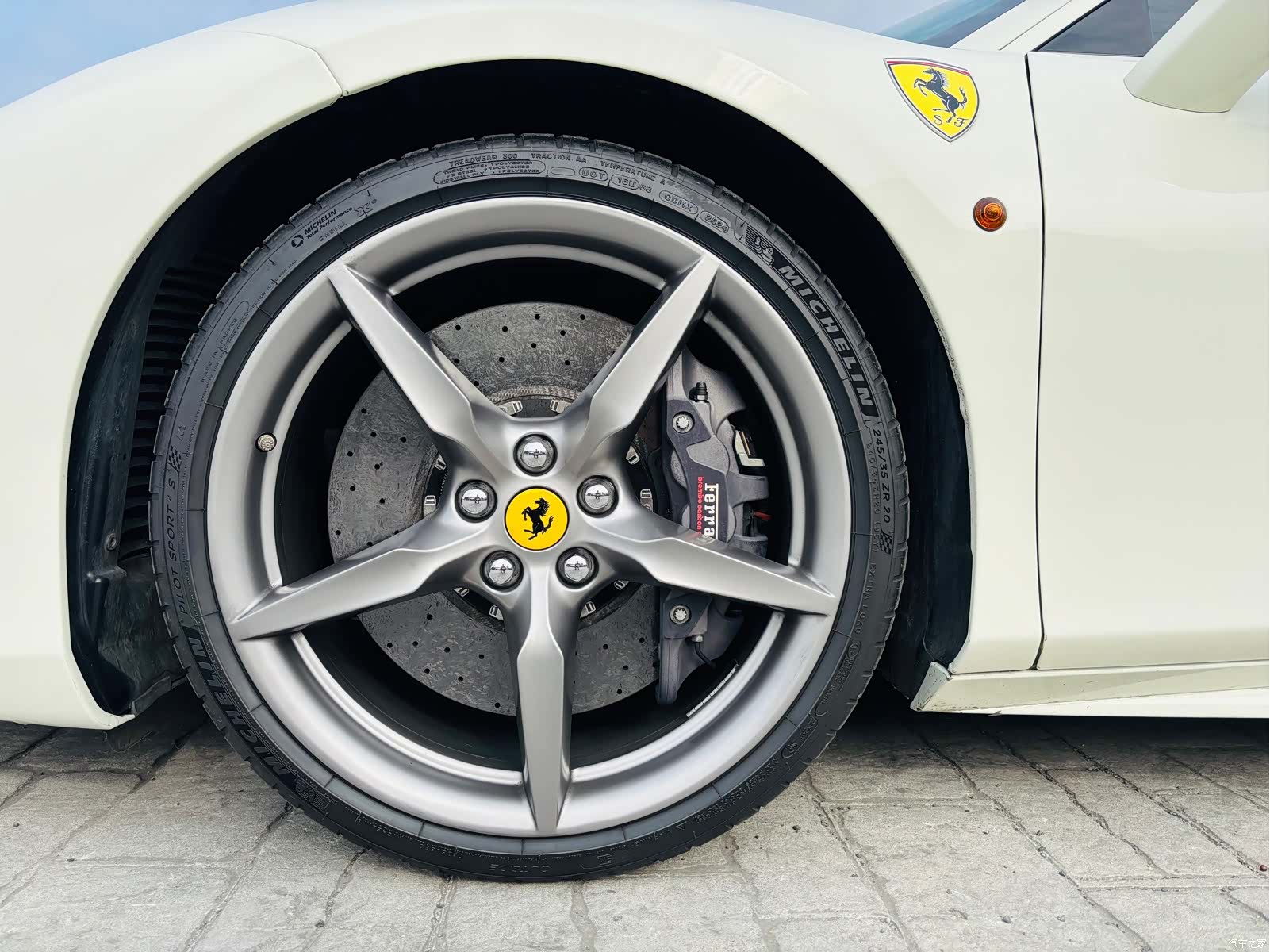 Ferrari 488, 2019 4