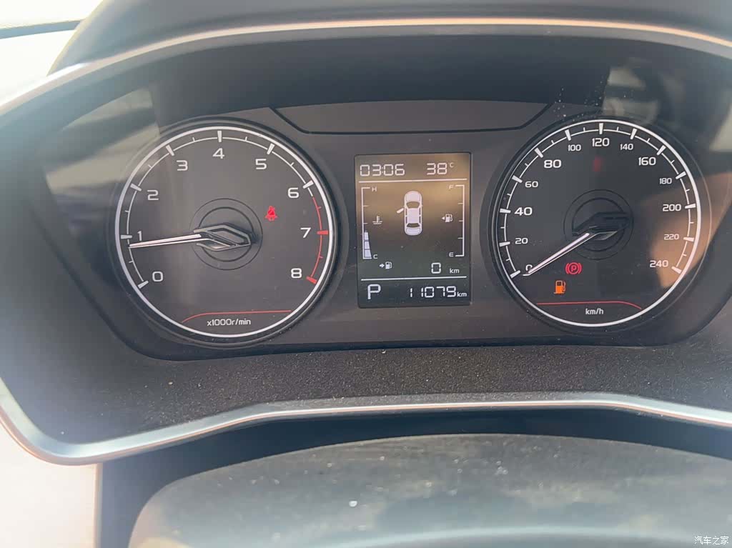 Geely Coolray, 2025 4