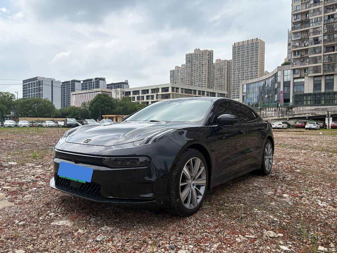 Zeekr 001