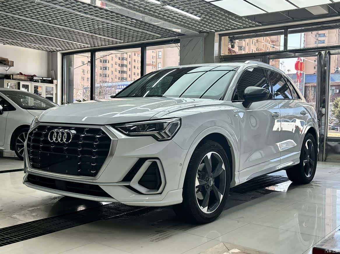 Audi Q3, 2022 1