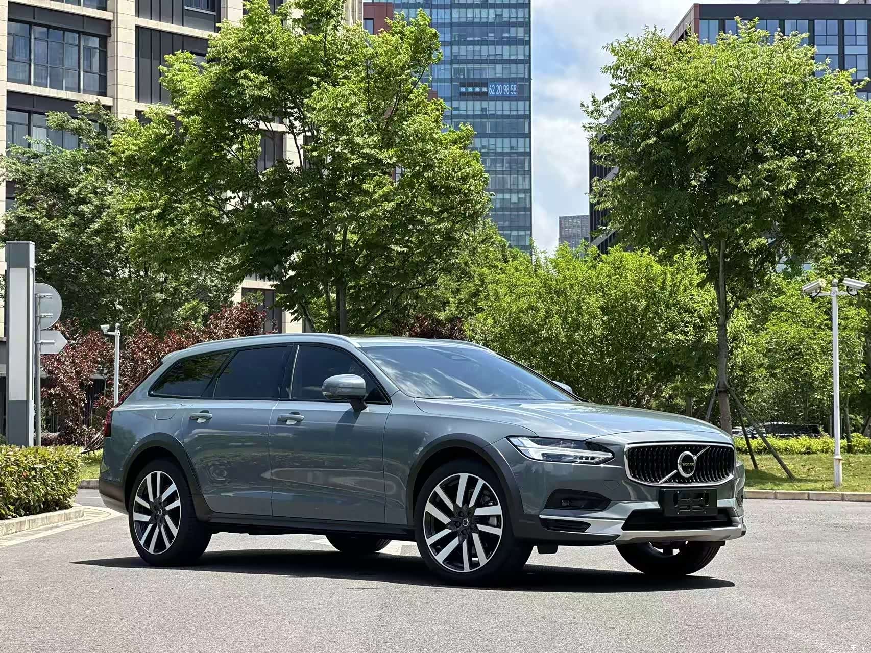 Volvo V90, 2022 3