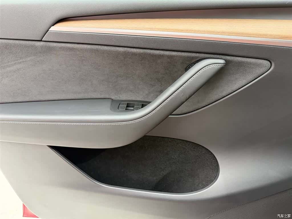 Tesla Model Y, 2021 21