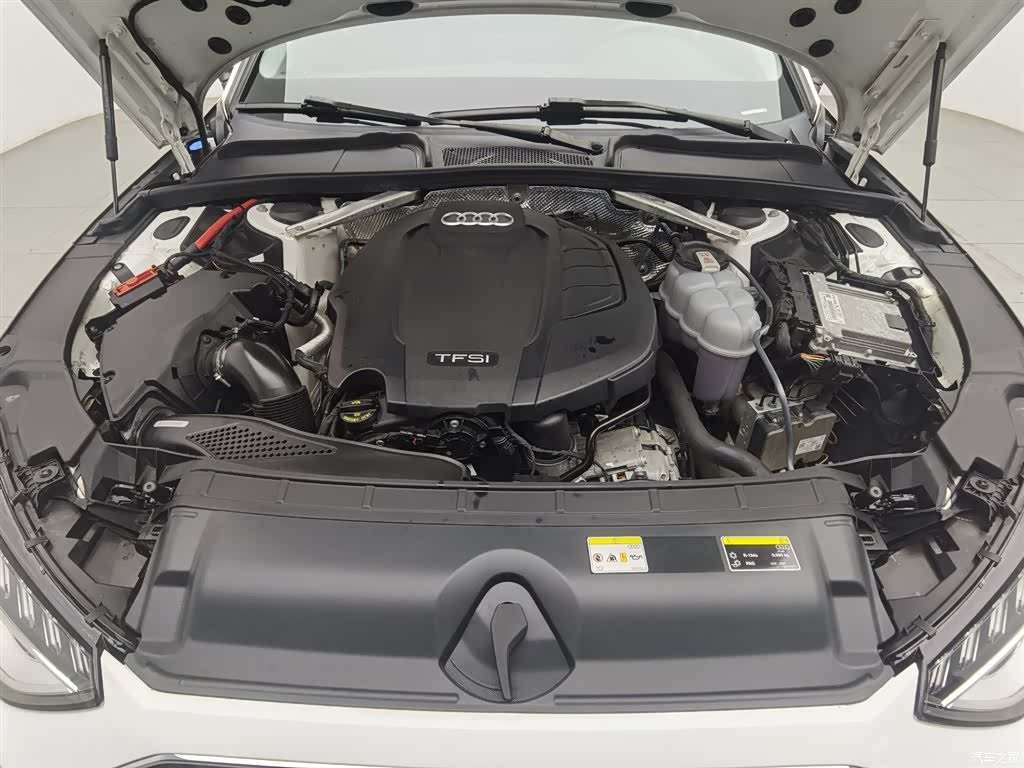 Audi A4L, 2022 6