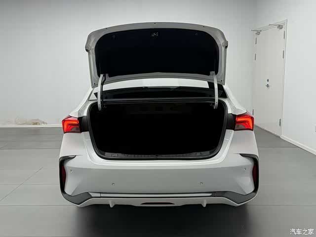 Buick Verano, 2023 16