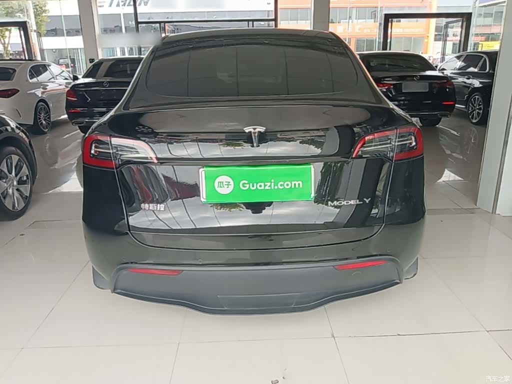 Tesla Model Y, 2023 6