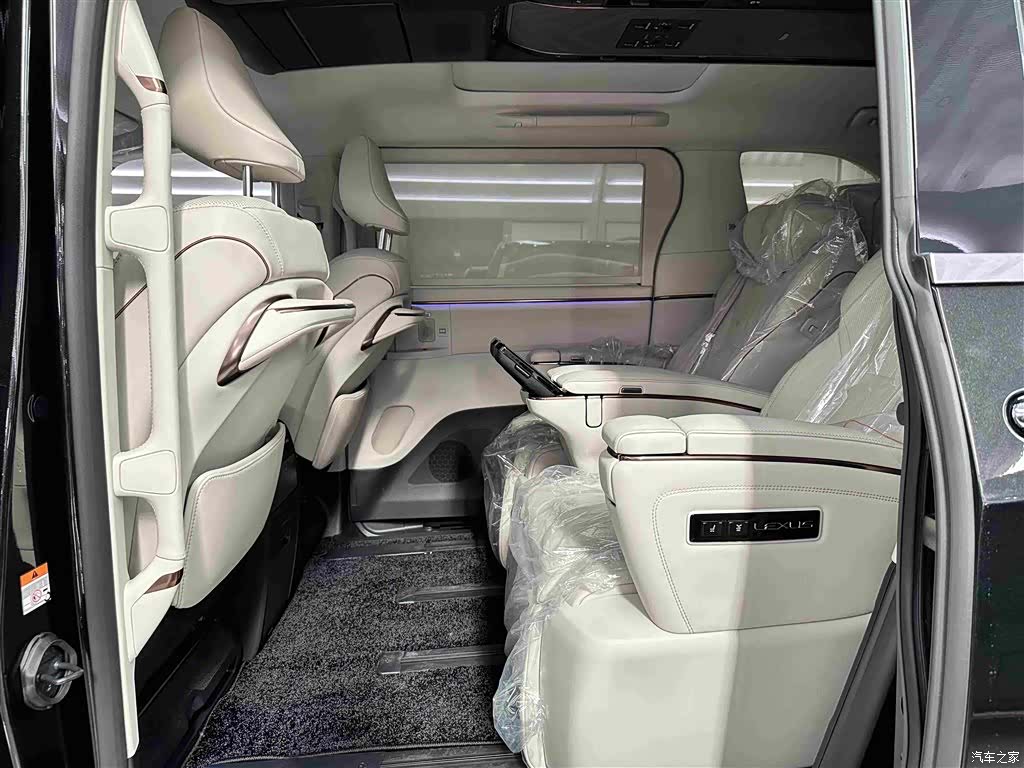 Lexus LM, 2026 22