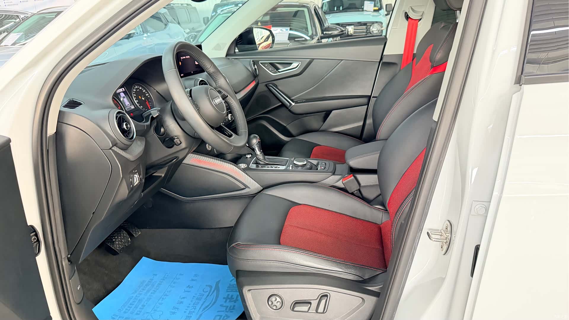 Audi Q2L, 2021 8