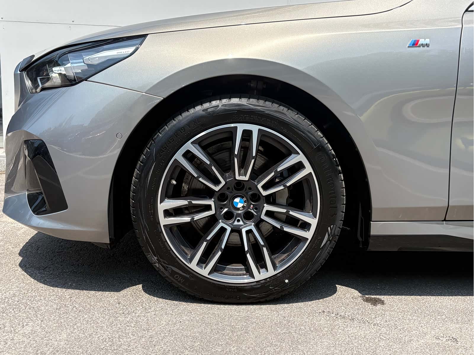 BMW 5 Series, 2025 все фото