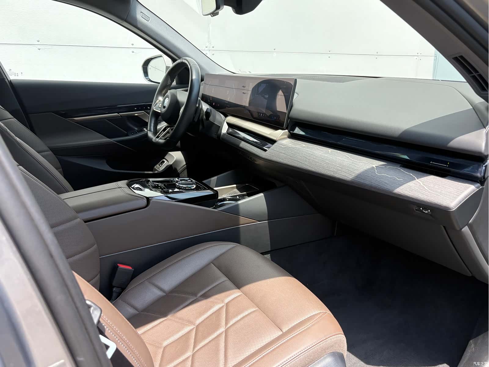 BMW 5 Series, 2025 14