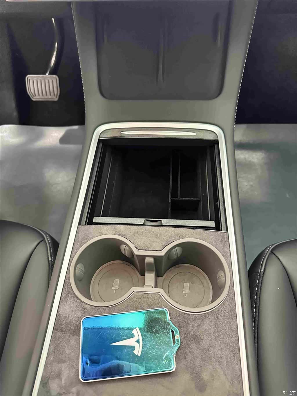 Tesla Model Y, 2023 16