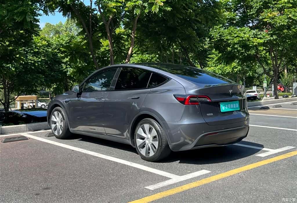 Tesla Model Y, 2021 7