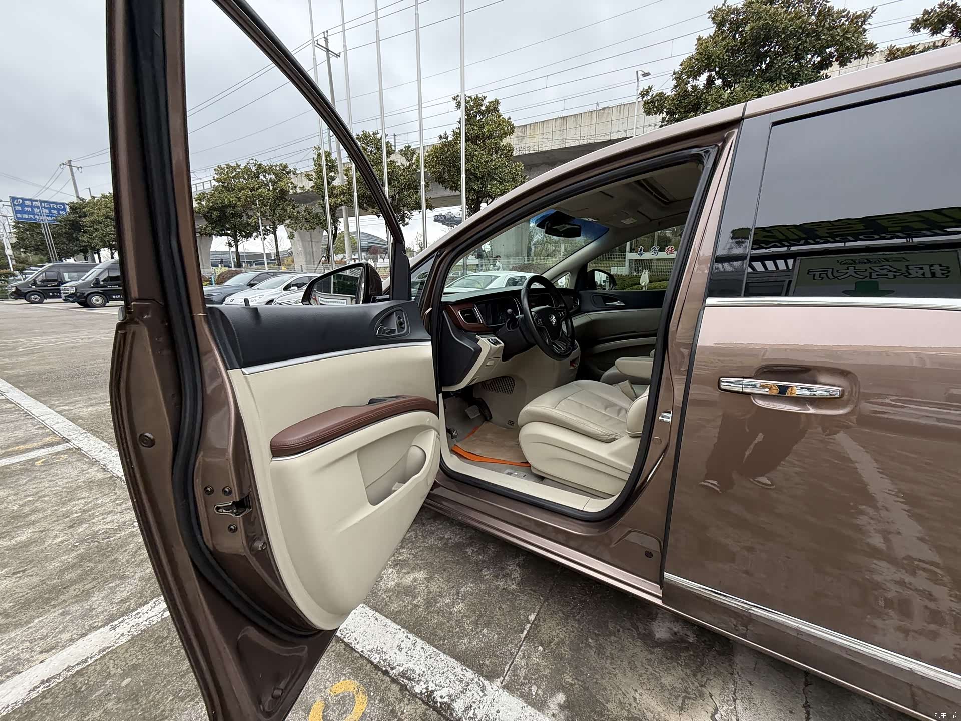 Buick GL8, 2019 11