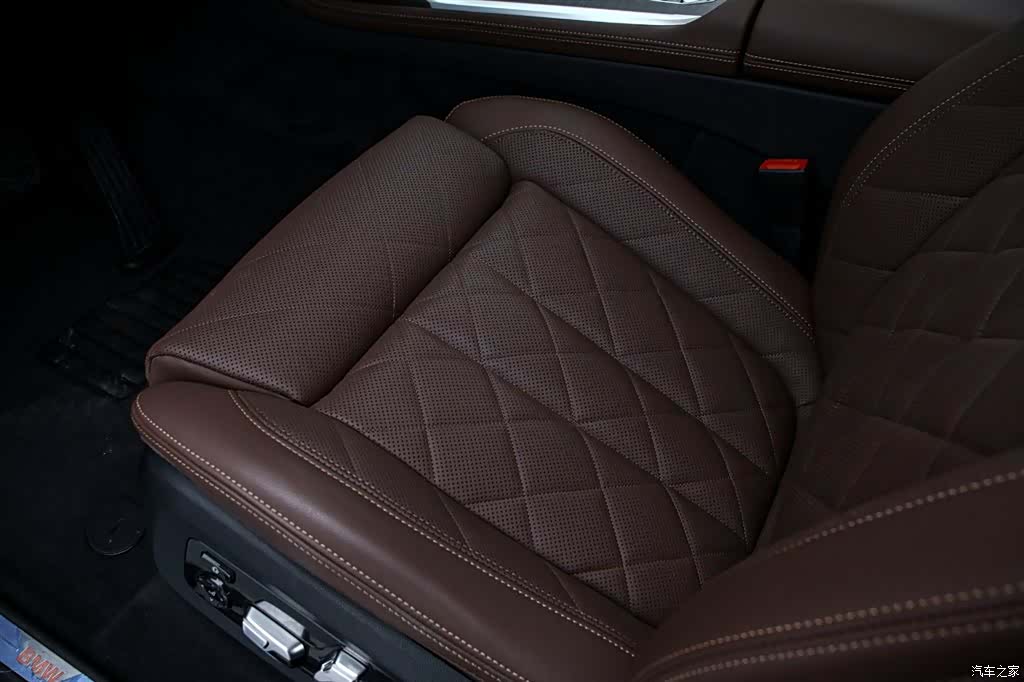BMW X7, 2024 13