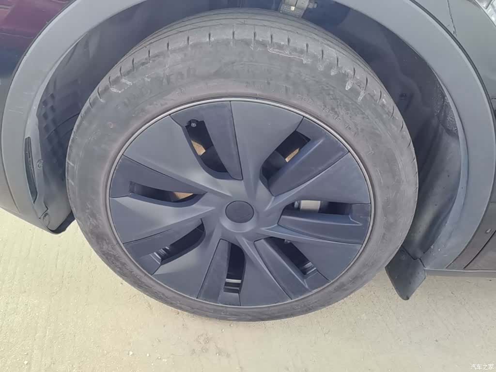 Tesla Model Y, 2023 23