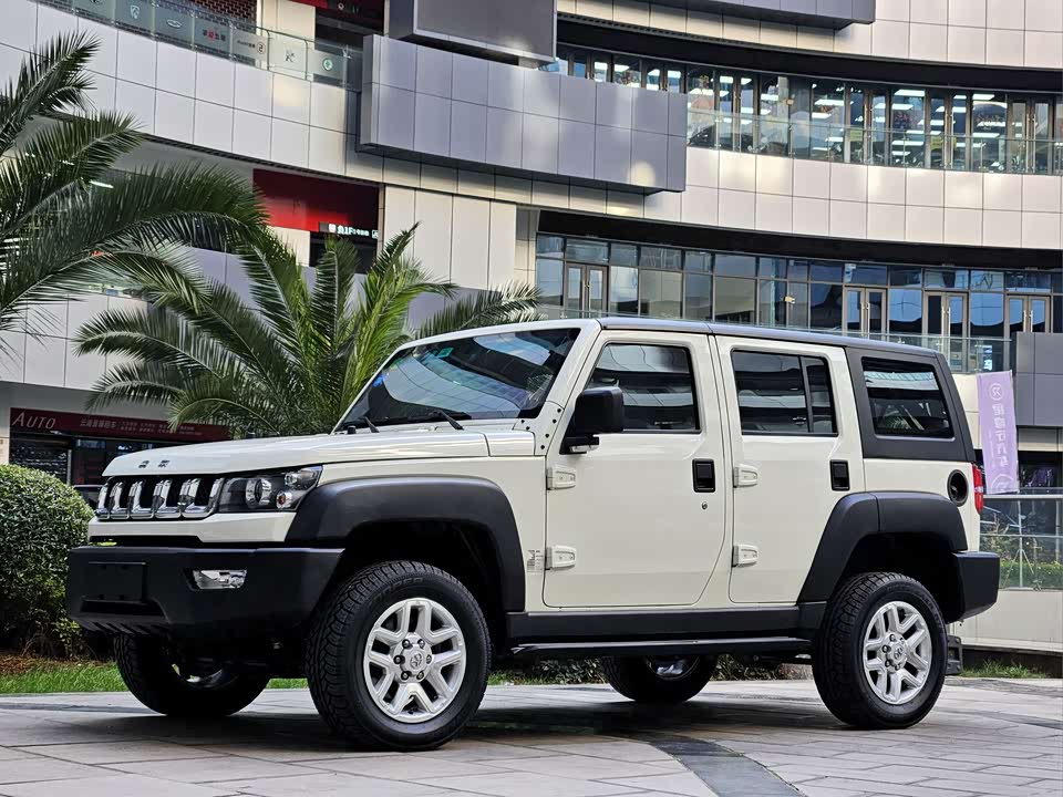 Beijing BJ40