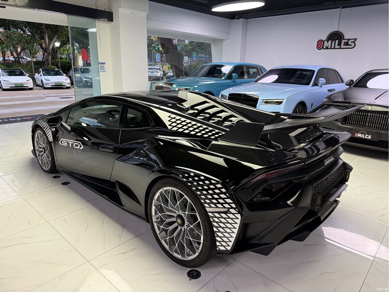 Lamborghini Huracán, 2022 3