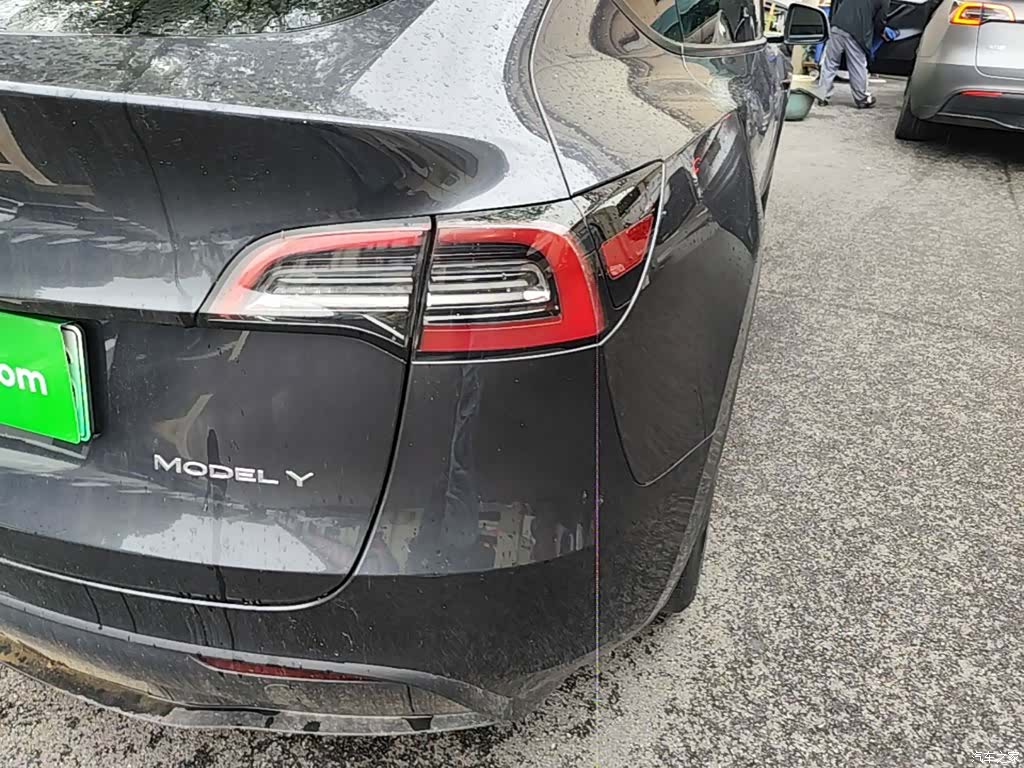 Tesla Model Y, 2024 8