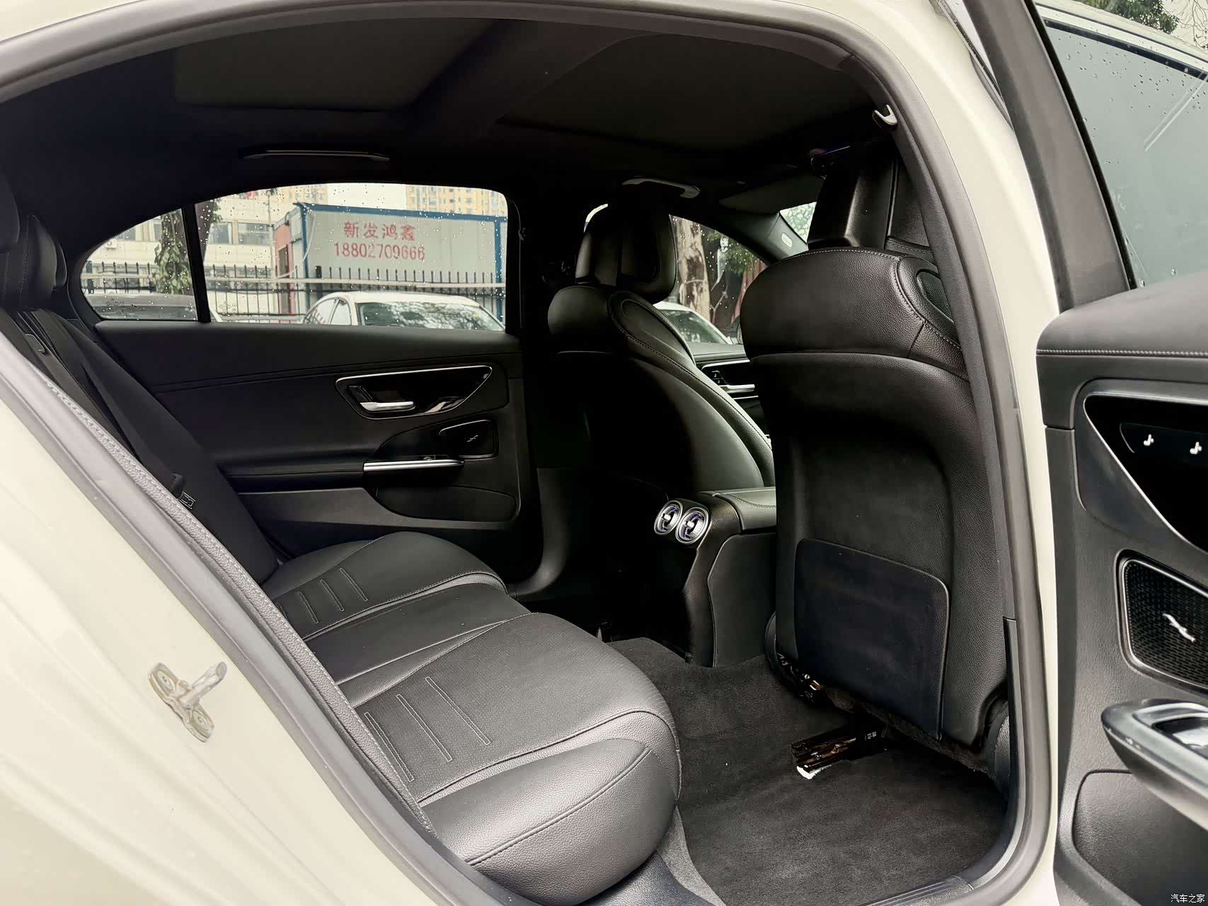 Mercedes-Benz C-Class, 2025 15