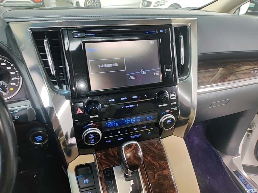 Toyota Alphard, 2018 13