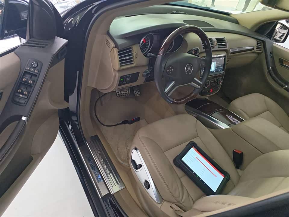 Mercedes-Benz R-class