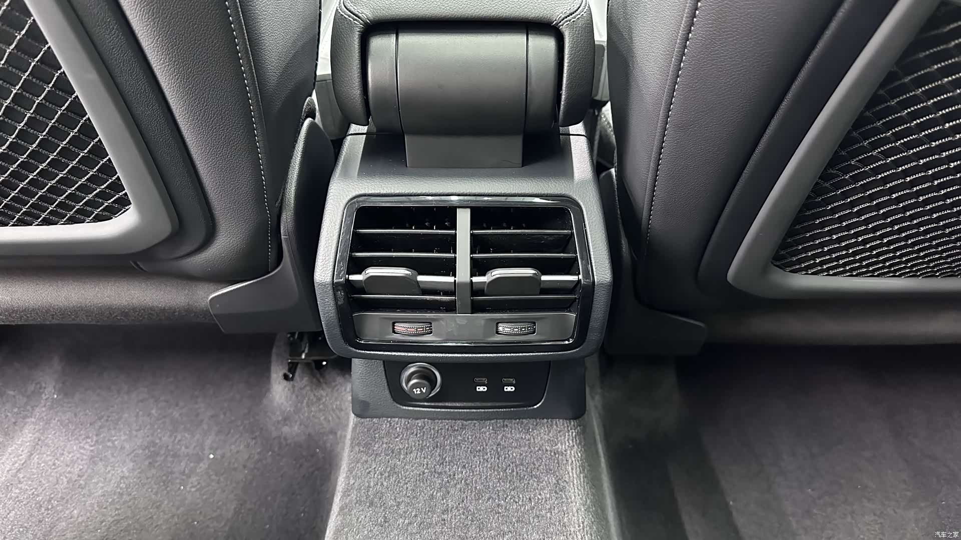Audi Q3, 2023 14