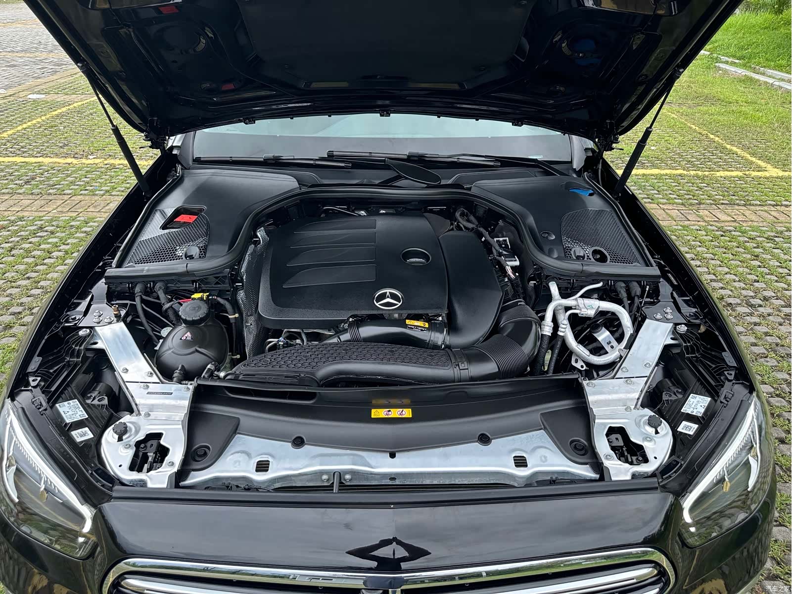 Mercedes-Benz E-Class, 2022 19