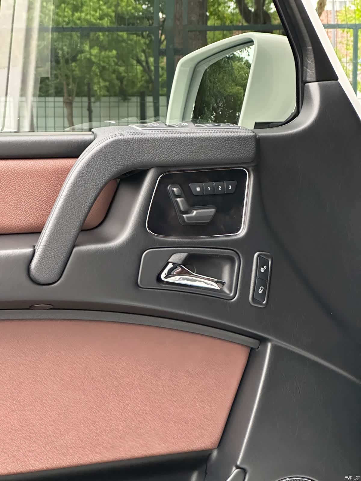 Mercedes-Benz G-Class, 2017 24