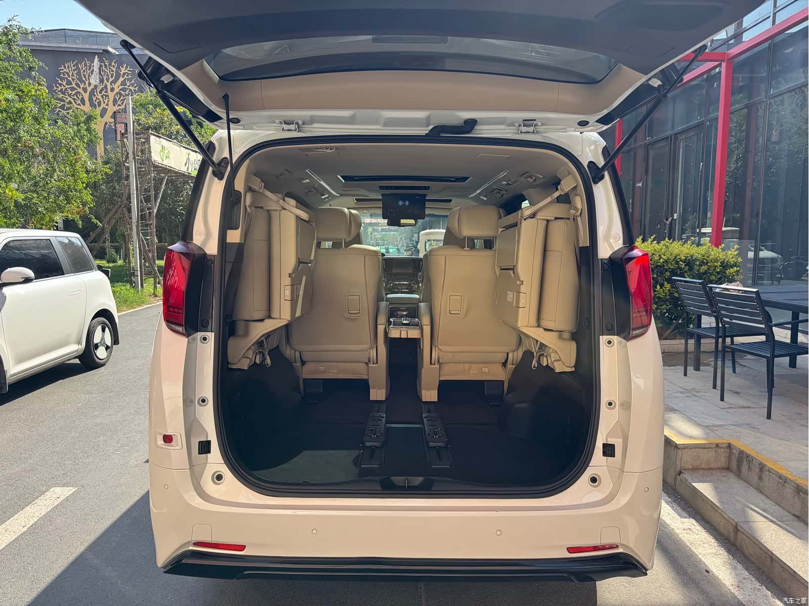 Toyota Alphard, 2019 32
