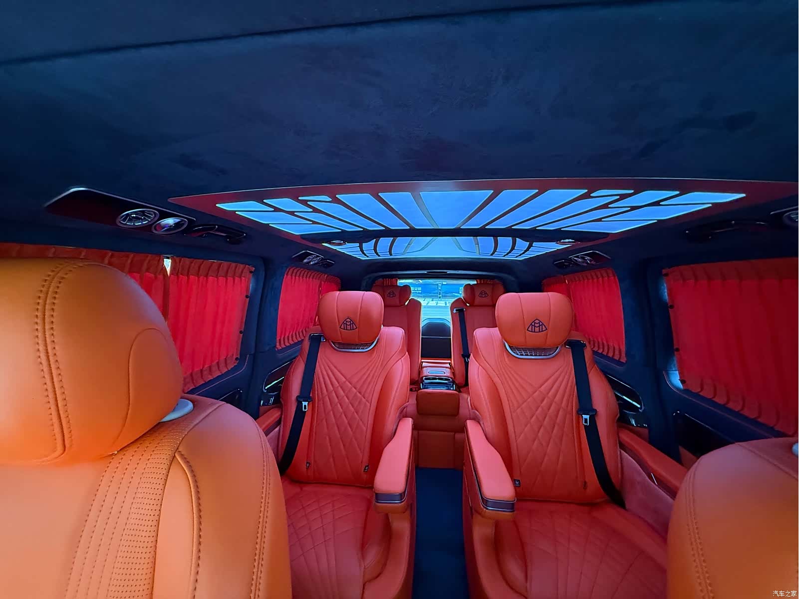 Mercedes-Benz 7, 2023 31