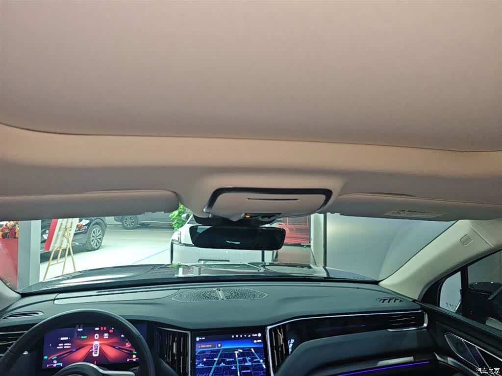 Hongqi HS7, 2024 25